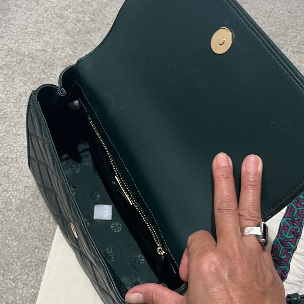 Tory Burch Dark Green Quilted Shoulder Bag - Picture 9 of 11